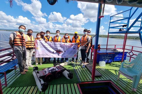 โครงการพัฒนาหุ่นยนต์ทำความสะอาดแผงเซลล์แสงอาทิตย์แบบลอยน้ำ (Cleaning Robot for Floating Solar Panels)  