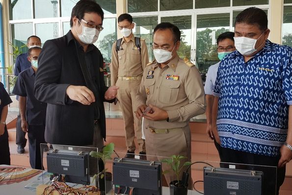 มหาวิทยาลัยและศูนย์เทคโนโลยีเกษตรและนวัตกรรมจังหวัดนนทบุรี ร่วม โครงการคลินิกเกษตรเคลื่อนที่ในพระราชานุเคราะห์